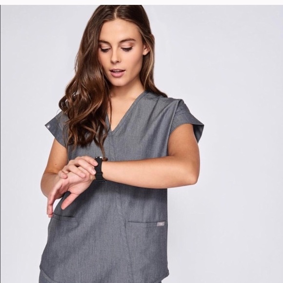 ISO: fig scrubs XXS top and XS bottom in navy - Picture 4 of 4